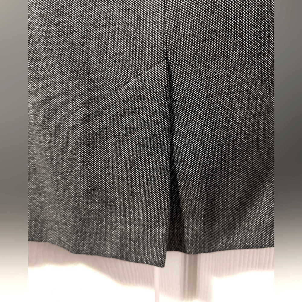 Worthington Gray/black twill pencil skirt. Size 8. - Picture 5 of 7